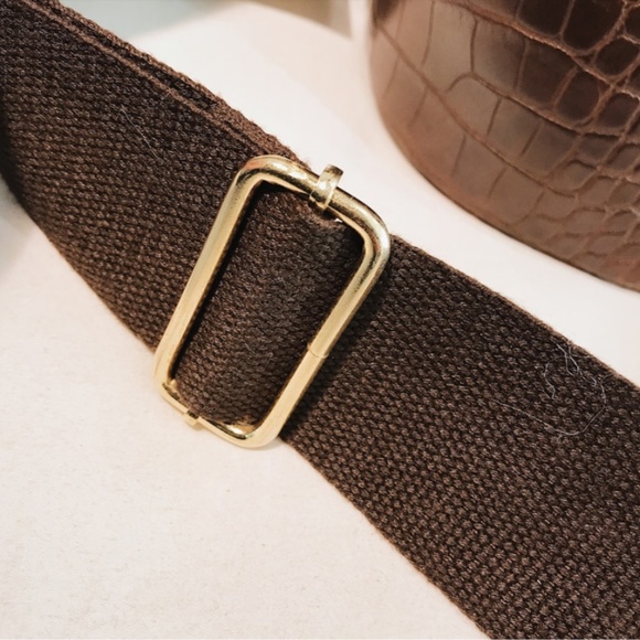 Hudson Vegan Leather Shoulder Bag - Picture 6 of 8